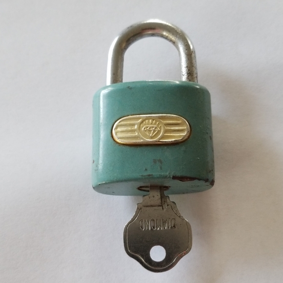 Vintage Enamel Padlocks China Diamond - Picture 2 of 7